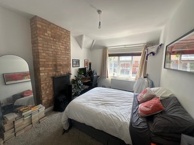 Massive Room in Earlsfield House (SW17) Main Photo