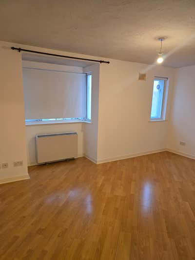 1-bedroom flat is available for rent in - SW16 5YQ Main Photo