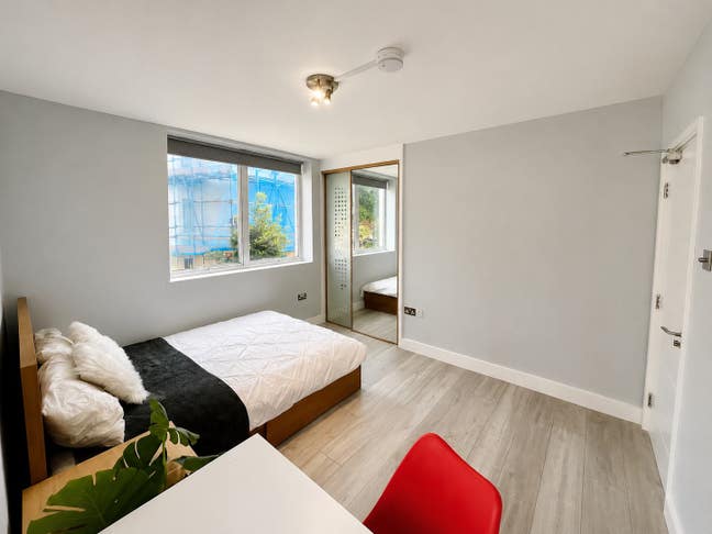 3 Renovated Rooms near St Johns Wood-Regents Park Main Photo