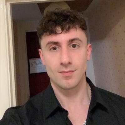 Looking for a single/double room Main Photo