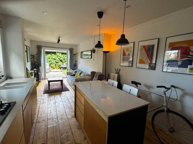 A Room to Make Your Home - Beautiful 2-Bed Flat Main Photo