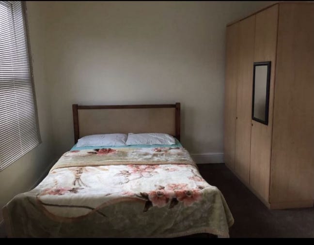 🌟 Double & Single Rooms | E7  Main Photo