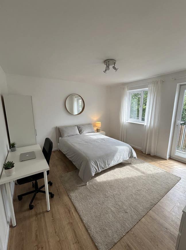 Amazing Room in Kingston near Hill Campus Main Photo
