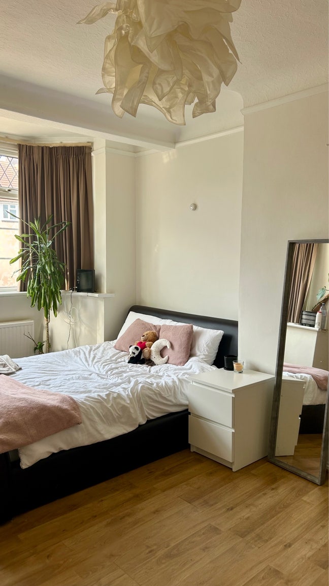 Spacious Double Room for Rent ASAP- North London Main Photo