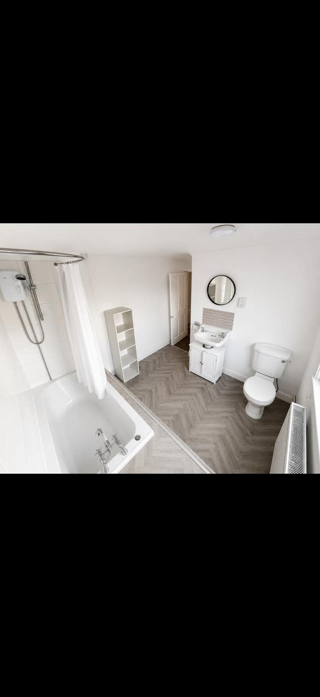 Large Double Room  – Brigg &pound;550 PCM Bills INC Main Photo