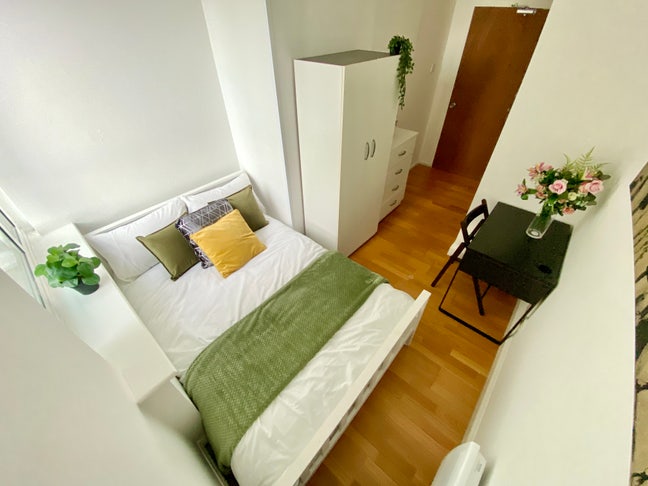 Bright Double Room in Canary wharf/Crossharbour Main Photo