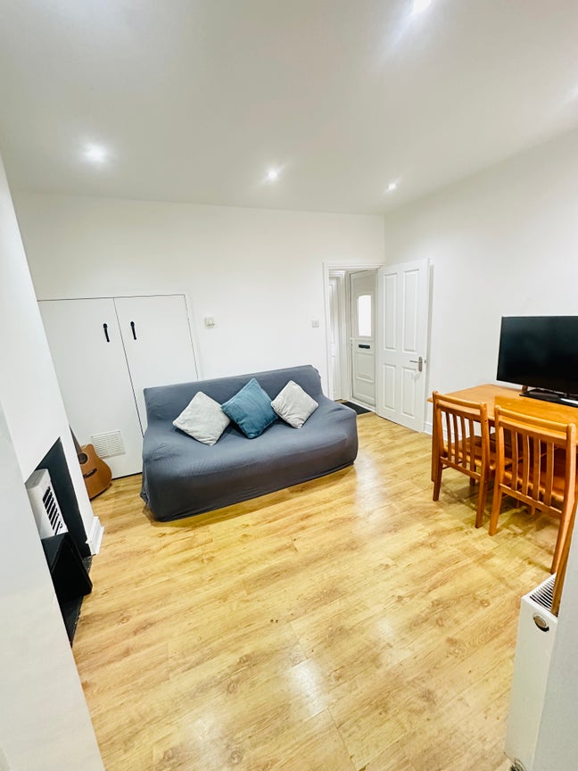 Bills Incl. - Double Room to Rent -CR0 2Qp-&pound;800. Main Photo