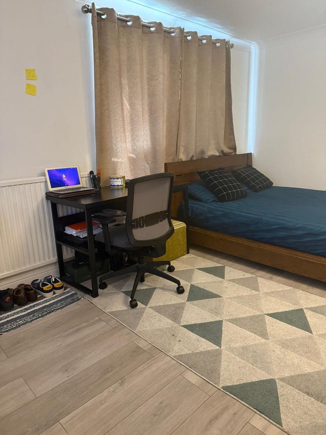 Cosy Double Room - Fantastic Location + Bills Inc. Main Photo
