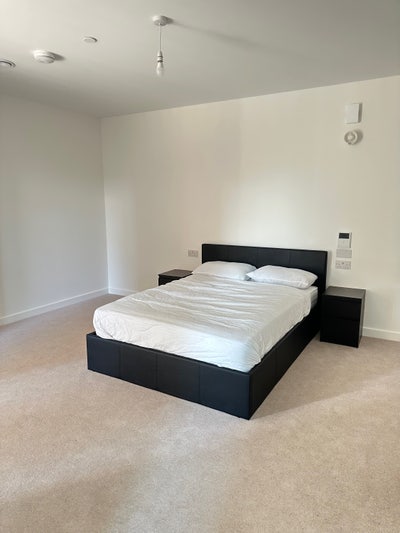 New 1 Bed near O2 Main Photo