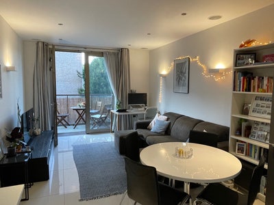 Double bed (ensuite) near Maltby st market Main Photo