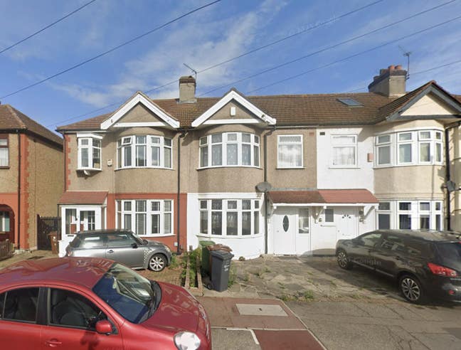 3 Bedroom property in Dagenham Main Photo