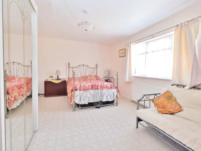 Going Fast! Beautiful double room in Orpington Main Photo