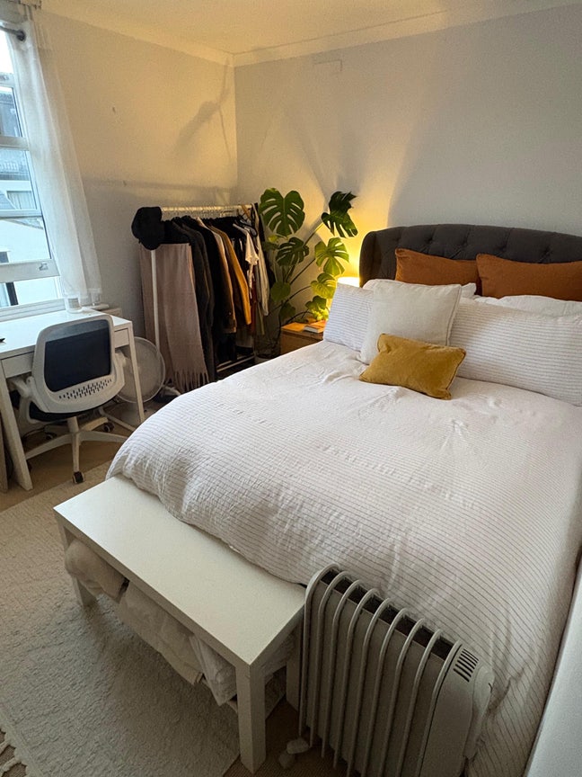 Double Room with Private Bathroom in Lovely Flat Main Photo