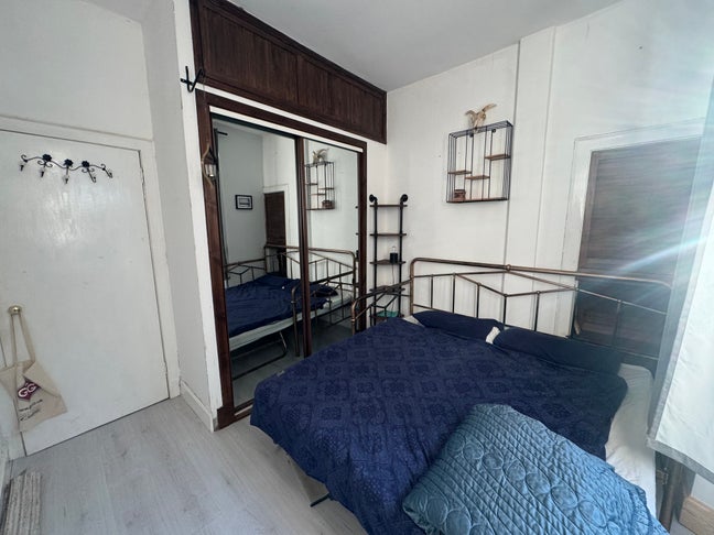 Room available Main Photo