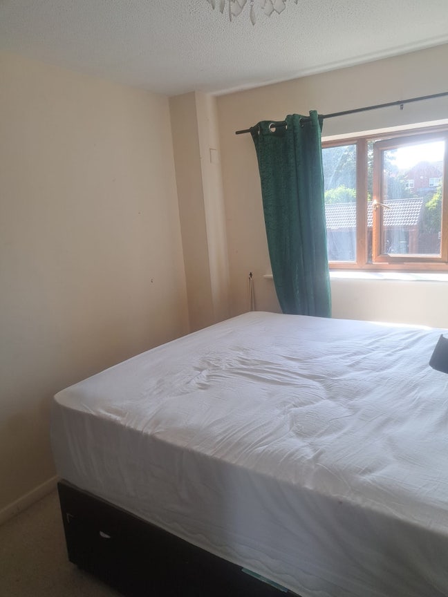 Beautiful double room to rent in Bradley stoke Main Photo