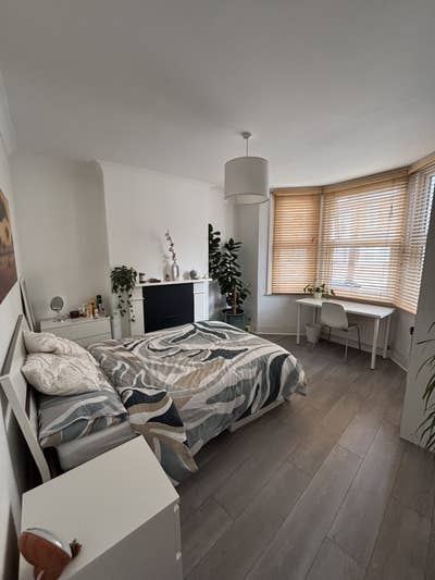 Spacious double room in South Ealing Main Photo