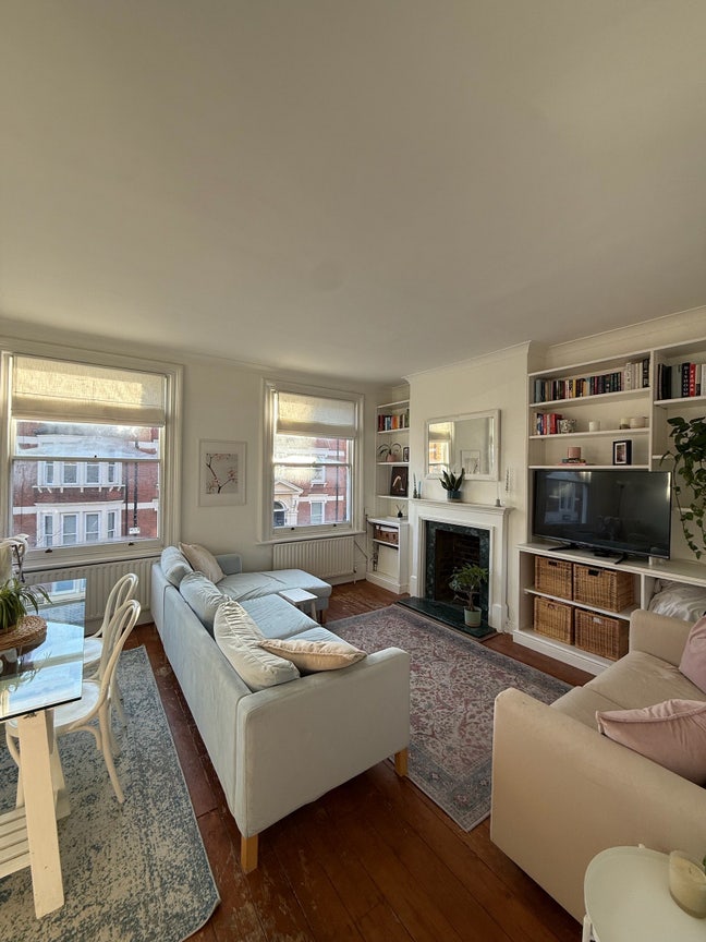 Beautiful double room available in Clapham South  Main Photo