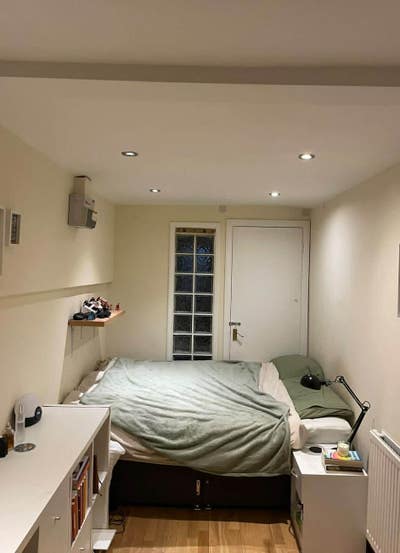 Double room available in Clapham North Main Photo
