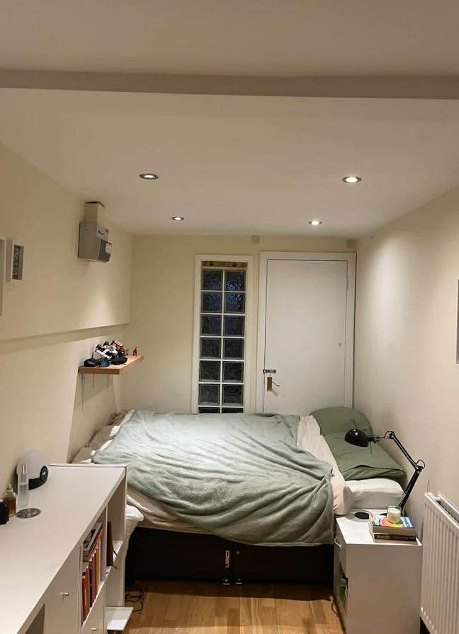 Double room available in Clapham North Main Photo