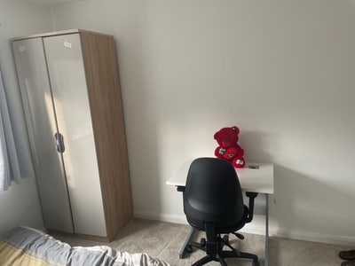 Double Room available in 4 bedroom detached house Main Photo