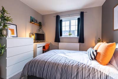  Luxury Double ensuite room in Stylish Houseshare Main Photo