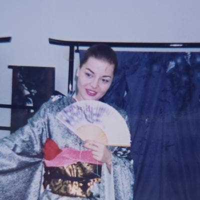 Professional Female seeks a single or double room Main Photo