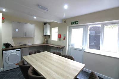 Ultra-Central Preston Living: Premier PR1 Property Main Photo
