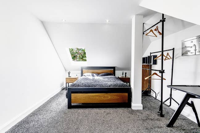 Newly furnished 1st floor apartment  Main Photo