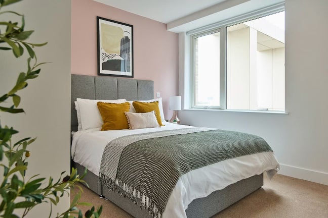 Double Room Available – Modern 2 Bed 2 Bath Main Photo
