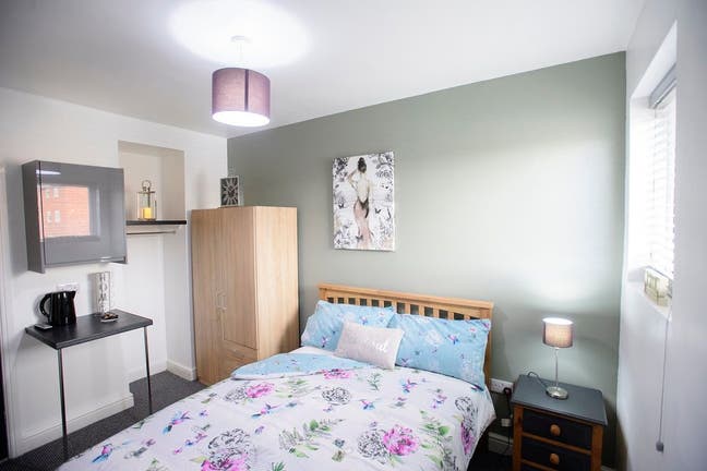 🏡 Stunning Ensuite Room !! All bills Included |  Main Photo