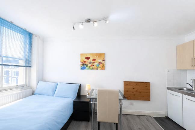 Double Studio Flat in South Kensington Main Photo