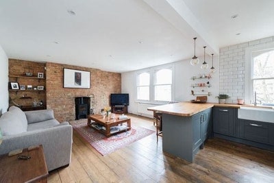 Cozy Room in a quiet, green neighborhood! Main Photo