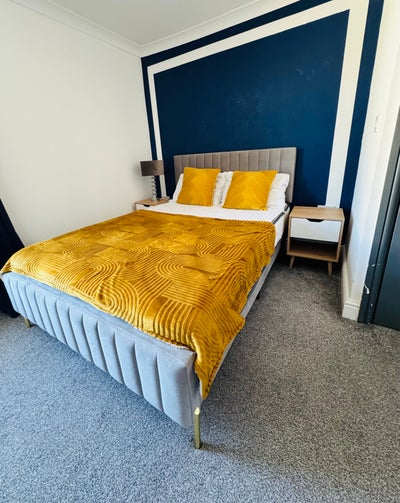 Large En-suite Bedroom in a modern House share  Main Photo