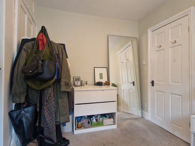 Double room in friendly professional flat share  Main Photo