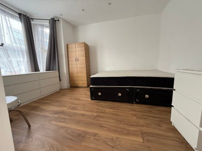Double room to let ilford IG1 1QU Main Photo