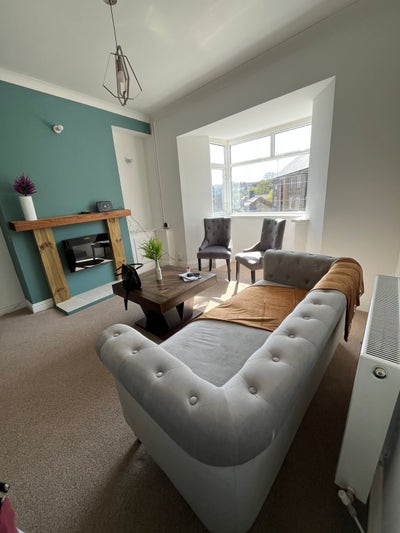 High Standard Fully Renovated 3/4 Bedroom House  Main Photo