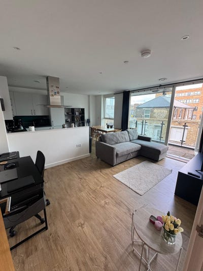 One bedroom flat in Elephant and Castle Main Photo