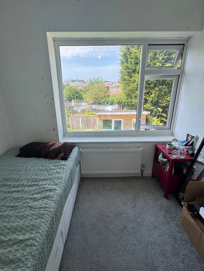 Single Room- &pound;400 Main Photo