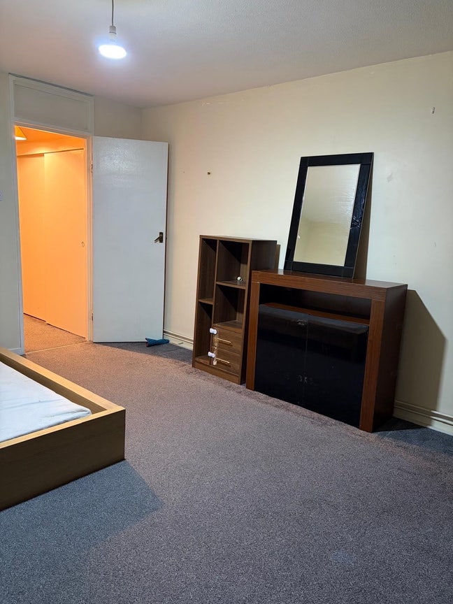 Fully furnished 1 Big Size double bedroom for coup Main Photo