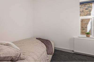 Homely Double Room In Morley -  Bills Inc  Main Photo