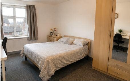 Furnished Double Bedroom- LS6- Hyde Park- Inquire  Main Photo