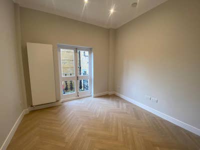 1 Bed flat on Longley Road, Tooting Broadway, SW17 Main Photo
