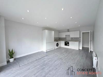 1 Bed flat on Cavendish Avenue, New Malden, KT3 Main Photo