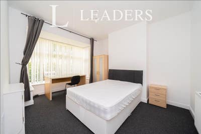 Room to Rent - Whipcord Lane  Main Photo