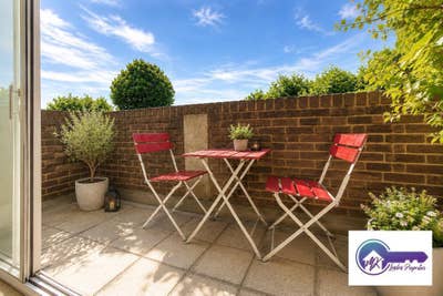 Spacious Flat Available Now in Westbourne Park Main Photo