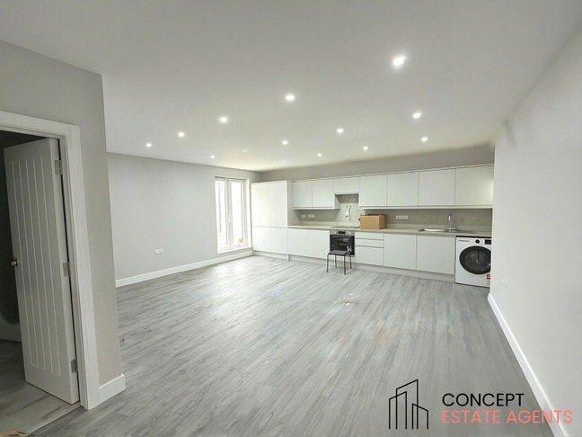 1 Bed flat on Cavendish Avenue, New Malden, KT3 Main Photo