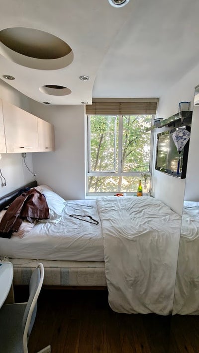 🌿 Bright Double Room in Limehouse Main Photo