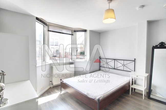 Ground floor room Caversham with private bathroom Main Photo
