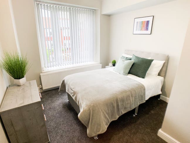 Double Ensuite Room- Mount Vernon Road Main Photo