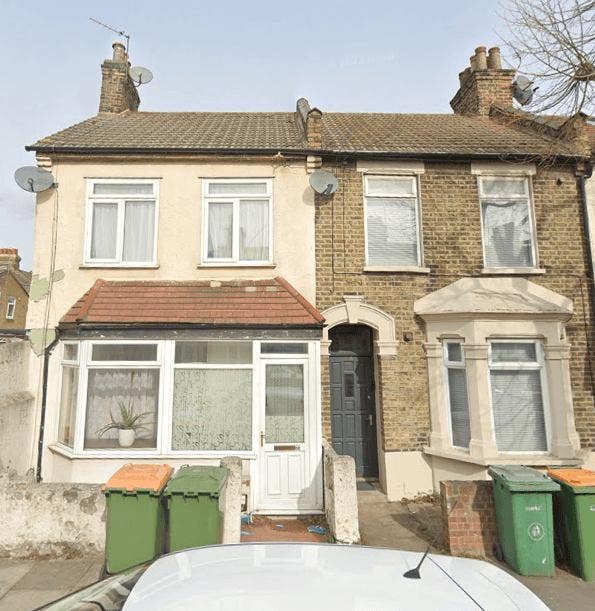 Spacious 3-Bedroom Terraced House | Excellent Loca Main Photo